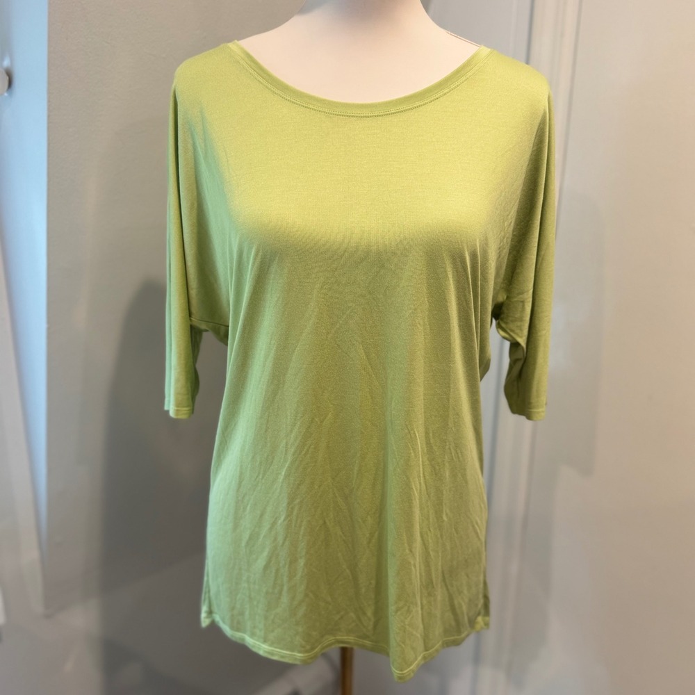 Uniqlo Lime Green Dolman Sleeve Scoop Neck Top Modal Cupro Blend | Size Medium - Picture 1 of 9